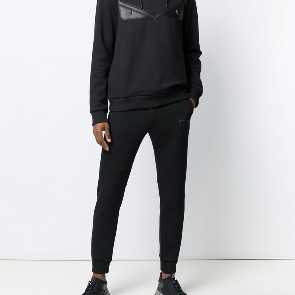 Fendi branded hoodie. - Picture 2 of 5